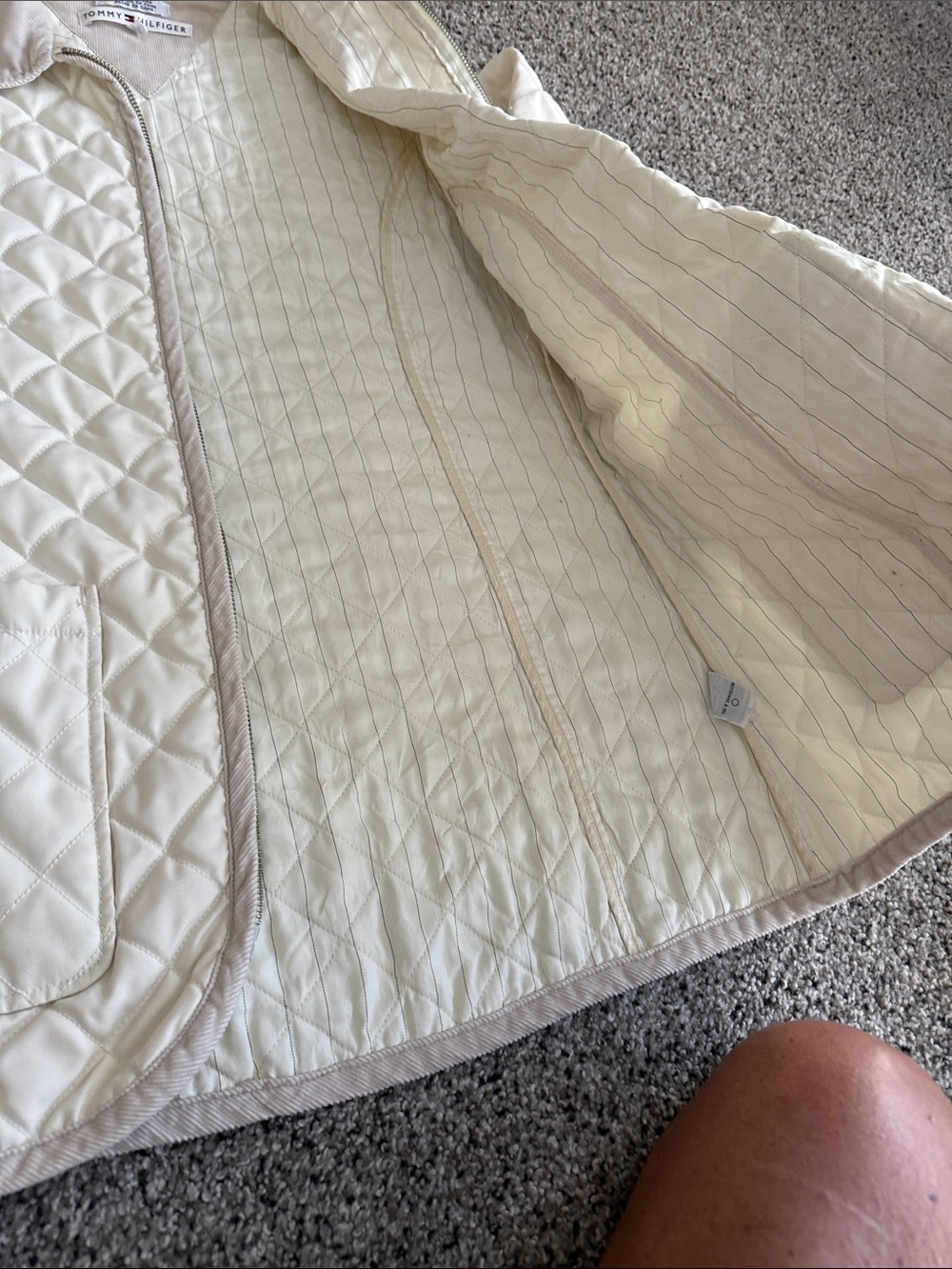 Free with any purchase!   Tommy Hilfiger Cream Quilted Women's Puffer Jacket - Picture 9 of 11